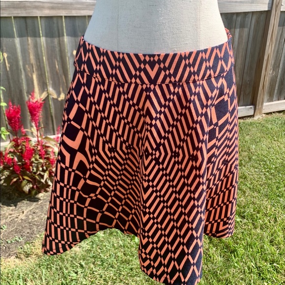 blu pepper abstract above knee skirt. Like new. - Picture 6 of 16